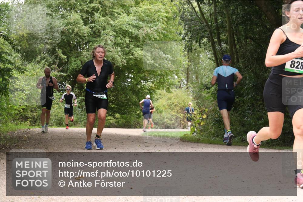 30.08.2026 - Elbe Triathlon Hamburg Antke Förster http://msf.ph/oto/10101225 30.08.2026 11:17:03 Laufen 1049, 85, 828 meine-sportfotos.de