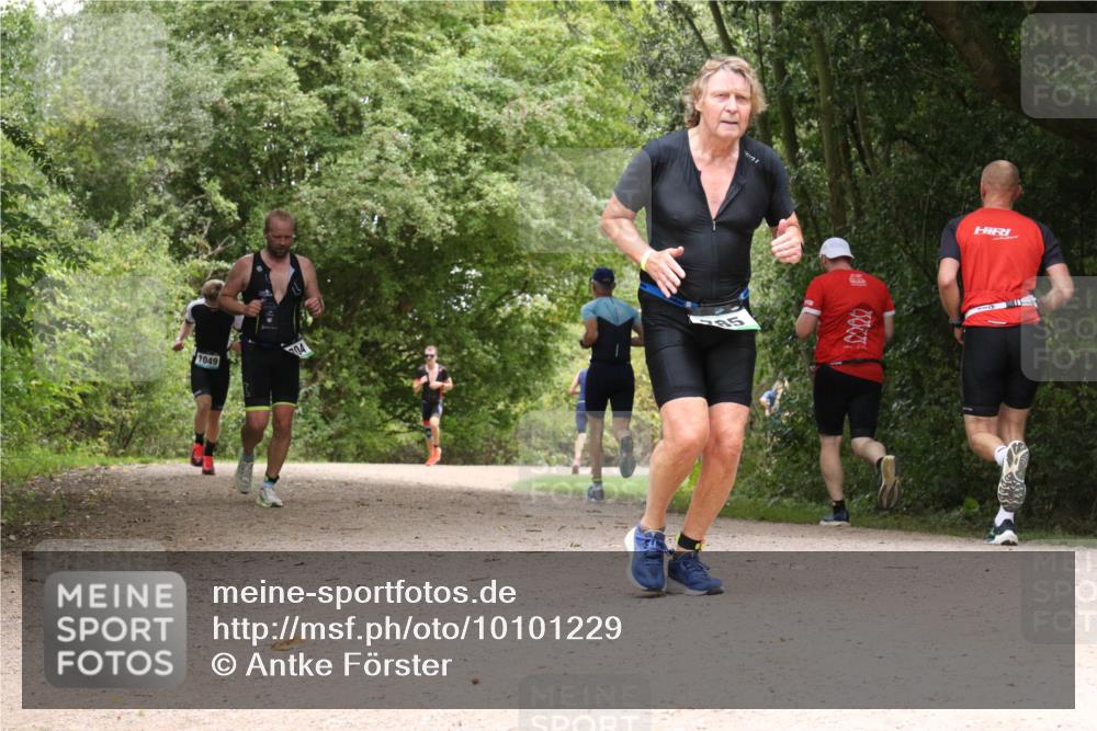 30.08.2026 - Elbe Triathlon Hamburg Antke Förster http://msf.ph/oto/10101229 30.08.2026 11:17:05 Laufen 1049, 704, 385, 2228 meine-sportfotos.de