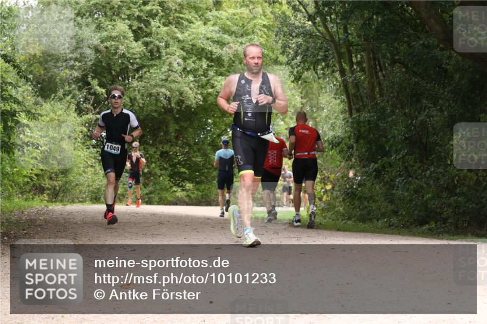 30.08.2026 - Elbe Triathlon Hamburg Antke Förster http://msf.ph/oto/10101233 30.08.2026 11:17:07 Laufen 1049 meine-sportfotos.de