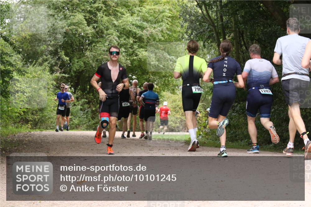 30.08.2026 - Elbe Triathlon Hamburg Antke Förster http://msf.ph/oto/10101245 30.08.2026 11:17:14 Laufen 1044, 694, 795, 1287 meine-sportfotos.de