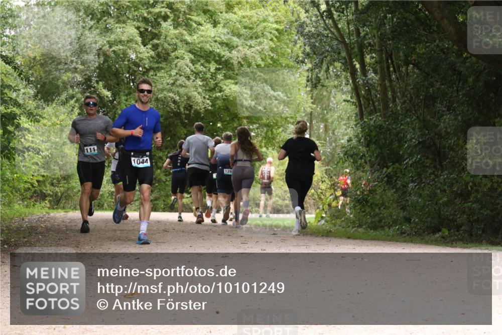 30.08.2026 - Elbe Triathlon Hamburg Antke Förster http://msf.ph/oto/10101249 30.08.2026 11:17:19 Laufen 111, 1044, 128 meine-sportfotos.de