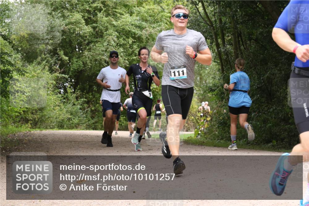 30.08.2026 - Elbe Triathlon Hamburg Antke Förster http://msf.ph/oto/10101257 30.08.2026 11:17:22 Laufen 1111 meine-sportfotos.de