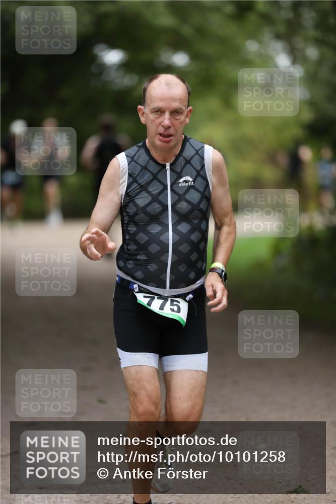30.08.2026 - Elbe Triathlon Hamburg Antke Förster http://msf.ph/oto/10101258 30.08.2026 11:14:08 Laufen 775 meine-sportfotos.de