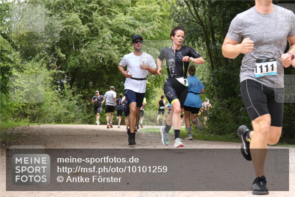 30.08.2026 - Elbe Triathlon Hamburg Antke Förster http://msf.ph/oto/10101259 30.08.2026 11:17:22 Laufen 0, 1111 meine-sportfotos.de