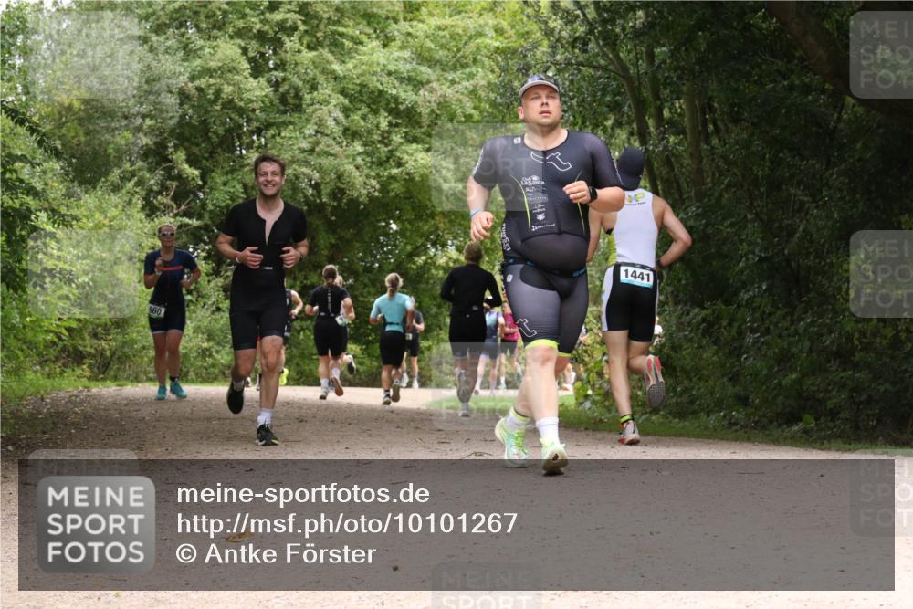 30.08.2026 - Elbe Triathlon Hamburg Antke Förster http://msf.ph/oto/10101267 30.08.2026 11:17:39 Laufen 960, 1441 meine-sportfotos.de