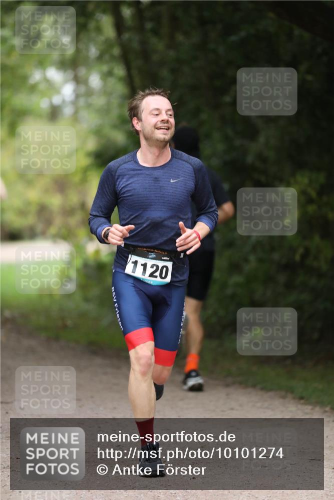 30.08.2026 - Elbe Triathlon Hamburg Antke Förster http://msf.ph/oto/10101274 30.08.2026 11:14:20 Laufen 1120 meine-sportfotos.de