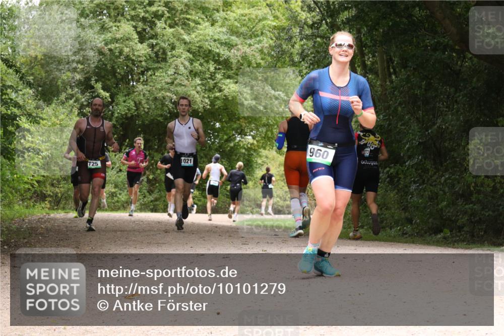 30.08.2026 - Elbe Triathlon Hamburg Antke Förster http://msf.ph/oto/10101279 30.08.2026 11:17:45 Laufen 725, 1021, 960 meine-sportfotos.de