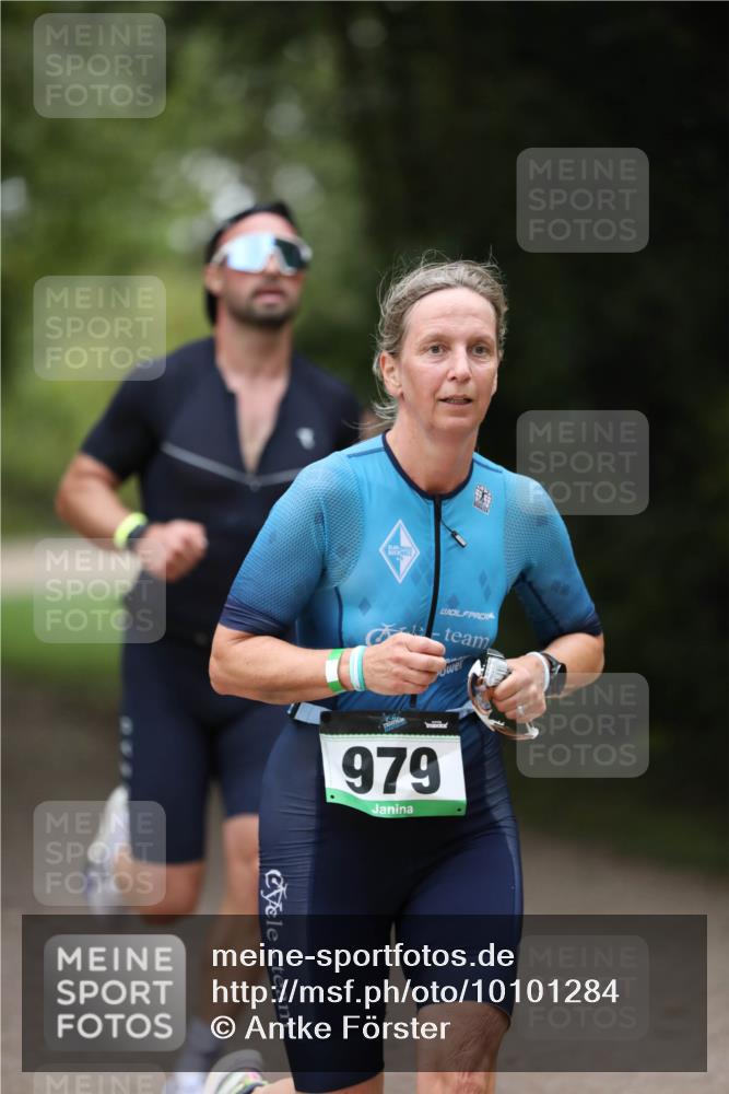 30.08.2026 - Elbe Triathlon Hamburg Antke Förster http://msf.ph/oto/10101284 30.08.2026 11:14:25 Laufen 979 meine-sportfotos.de