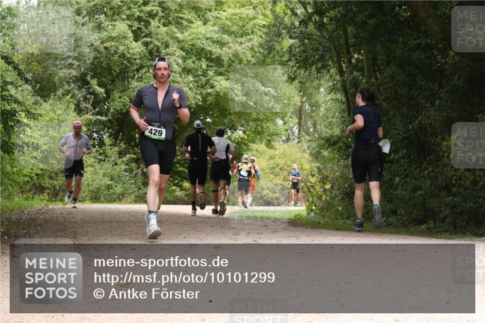30.08.2026 - Elbe Triathlon Hamburg Antke Förster http://msf.ph/oto/10101299 30.08.2026 11:17:52 Laufen 429 meine-sportfotos.de