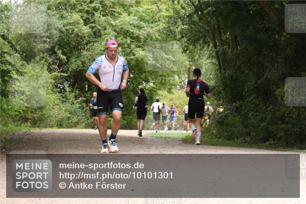 30.08.2026 - Elbe Triathlon Hamburg Antke Förster http://msf.ph/oto/10101301 30.08.2026 11:17:58 Laufen 1013 meine-sportfotos.de