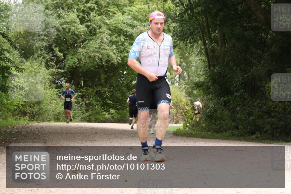 30.08.2026 - Elbe Triathlon Hamburg Antke Förster http://msf.ph/oto/10101303 30.08.2026 11:18:00 Laufen 1013 meine-sportfotos.de