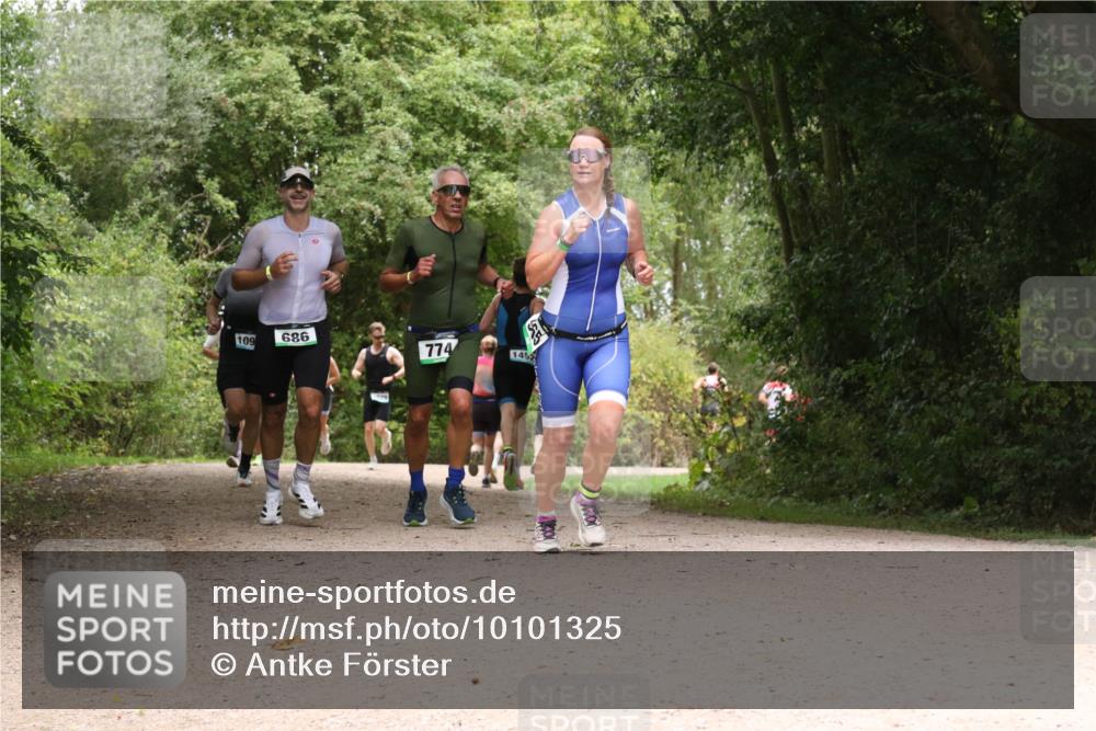30.08.2026 - Elbe Triathlon Hamburg Antke Förster http://msf.ph/oto/10101325 30.08.2026 11:18:13 Laufen 109, 686, 774, 1452 meine-sportfotos.de