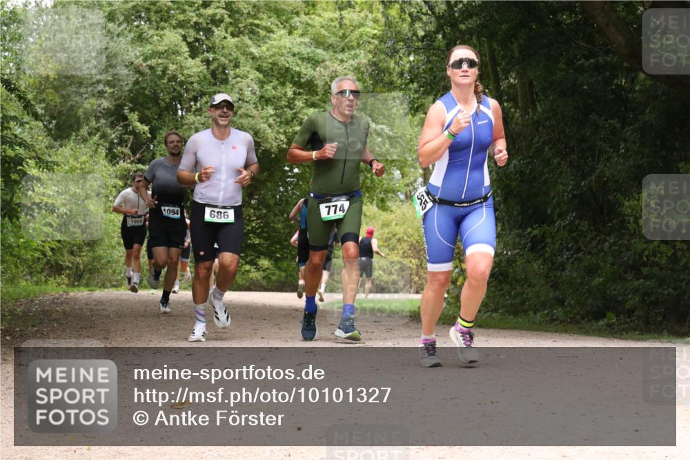30.08.2026 - Elbe Triathlon Hamburg Antke Förster http://msf.ph/oto/10101327 30.08.2026 11:18:14 Laufen 1059, 1094, 686, 774 meine-sportfotos.de