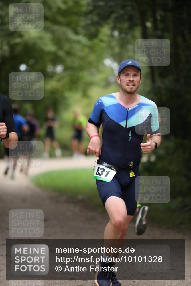 30.08.2026 - Elbe Triathlon Hamburg Antke Förster http://msf.ph/oto/10101328 30.08.2026 11:14:58 Laufen 631 meine-sportfotos.de