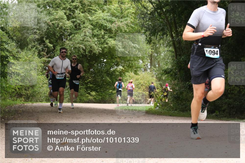 30.08.2026 - Elbe Triathlon Hamburg Antke Förster http://msf.ph/oto/10101339 30.08.2026 11:18:18 Laufen 1059, 029, 1094 meine-sportfotos.de