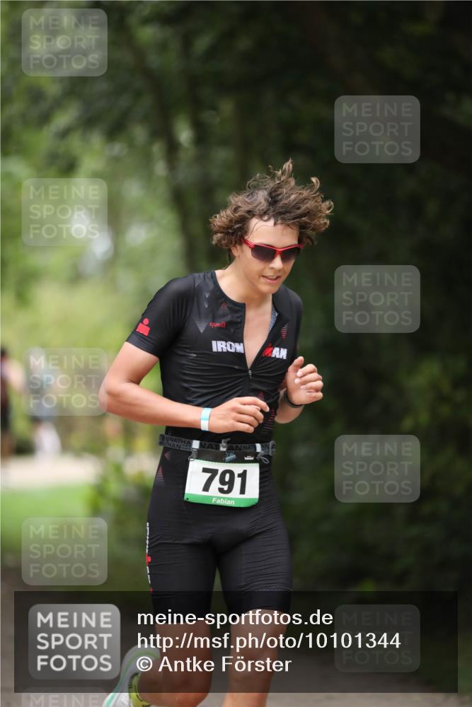 30.08.2026 - Elbe Triathlon Hamburg Antke Förster http://msf.ph/oto/10101344 30.08.2026 11:15:05 Laufen 791 meine-sportfotos.de