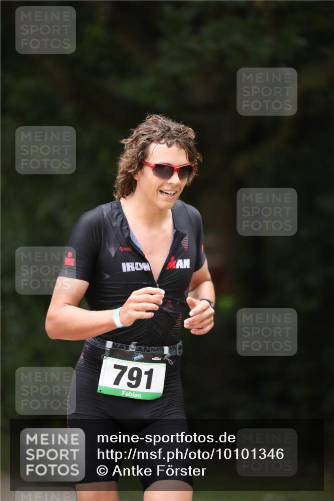 30.08.2026 - Elbe Triathlon Hamburg Antke Förster http://msf.ph/oto/10101346 30.08.2026 11:15:06 Laufen 791 meine-sportfotos.de