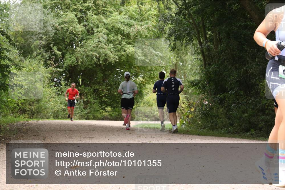 30.08.2026 - Elbe Triathlon Hamburg Antke Förster http://msf.ph/oto/10101355 30.08.2026 11:18:23 Laufen  meine-sportfotos.de