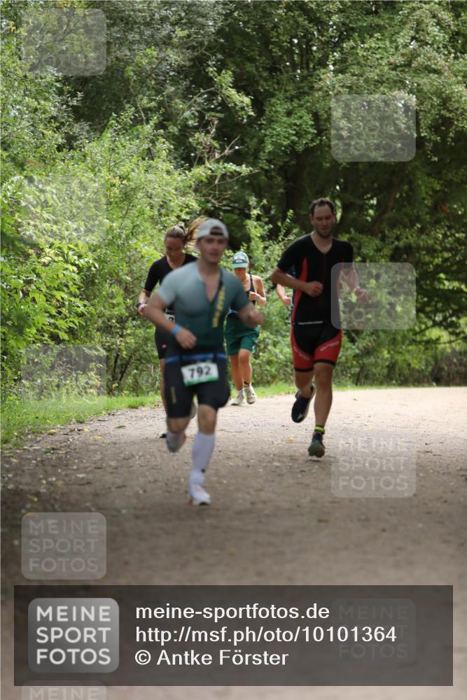 30.08.2026 - Elbe Triathlon Hamburg Antke Förster http://msf.ph/oto/10101364 30.08.2026 11:15:18 Laufen 792 meine-sportfotos.de