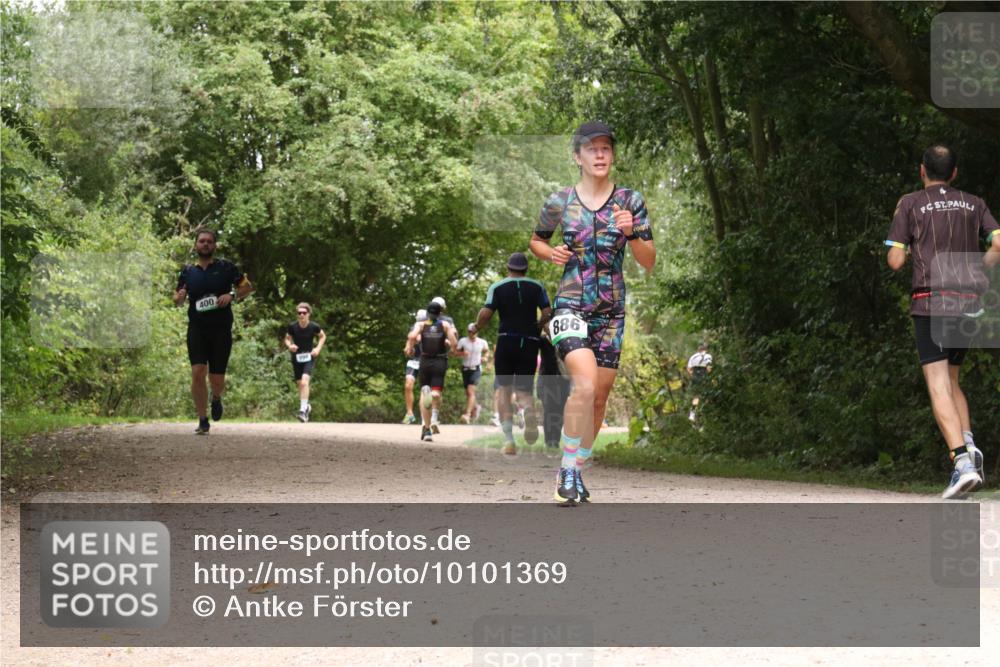 30.08.2026 - Elbe Triathlon Hamburg Antke Förster http://msf.ph/oto/10101369 30.08.2026 11:18:40 Laufen 400, 886 meine-sportfotos.de