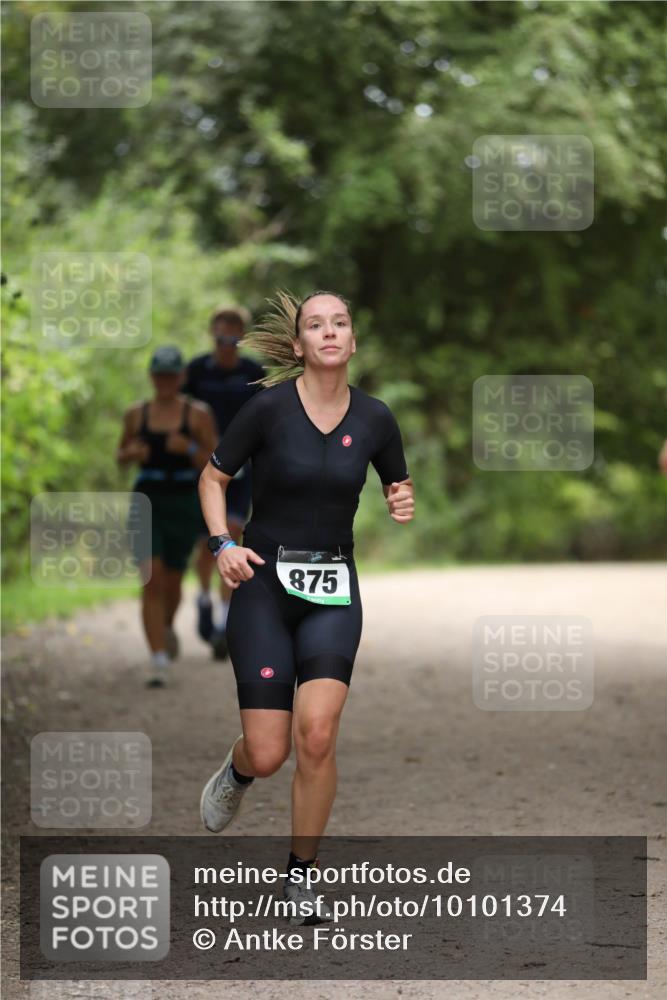 30.08.2026 - Elbe Triathlon Hamburg Antke Förster http://msf.ph/oto/10101374 30.08.2026 11:15:23 Laufen 875 meine-sportfotos.de