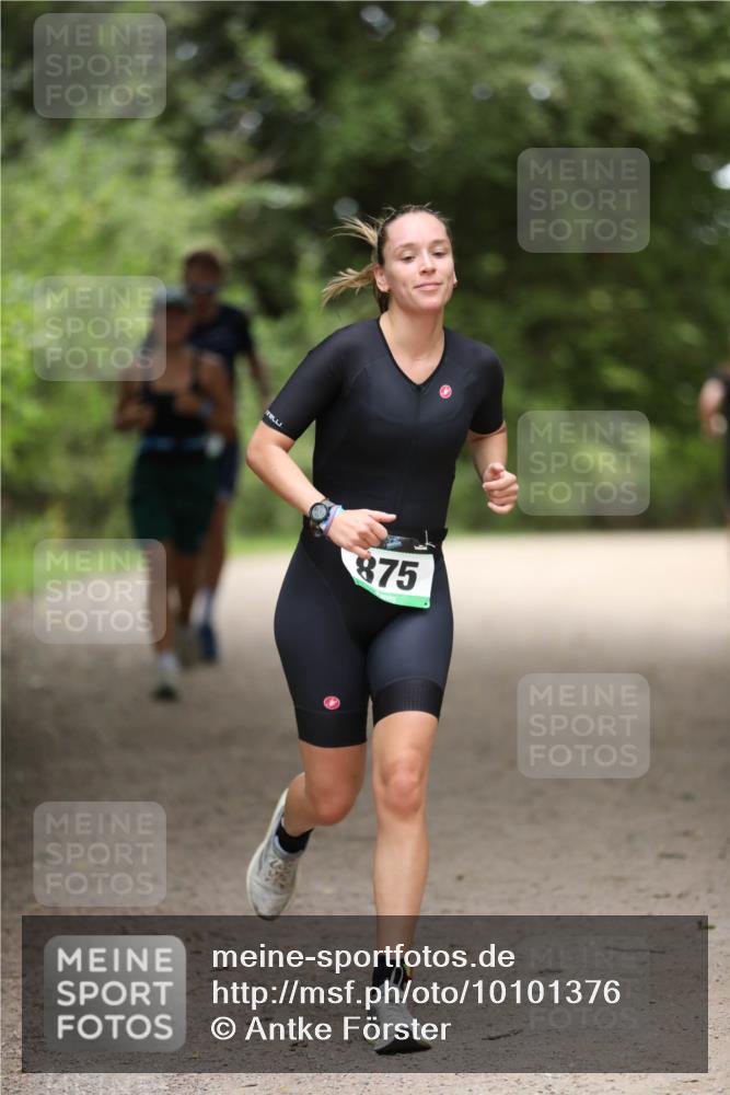 30.08.2026 - Elbe Triathlon Hamburg Antke Förster http://msf.ph/oto/10101376 30.08.2026 11:15:23 Laufen 875 meine-sportfotos.de