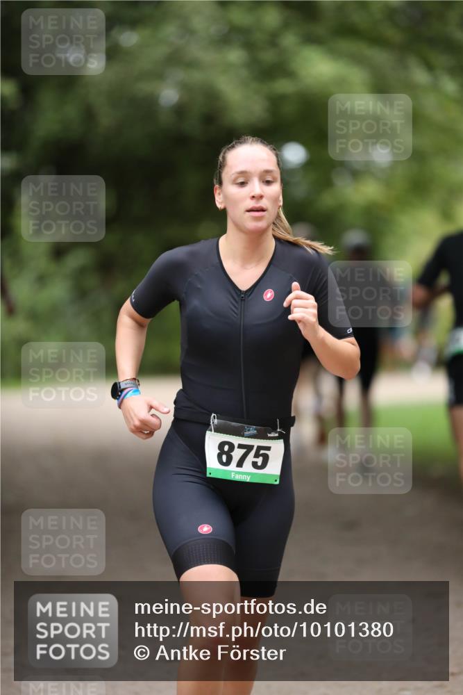 30.08.2026 - Elbe Triathlon Hamburg Antke Förster http://msf.ph/oto/10101380 30.08.2026 11:15:24 Laufen 875 meine-sportfotos.de