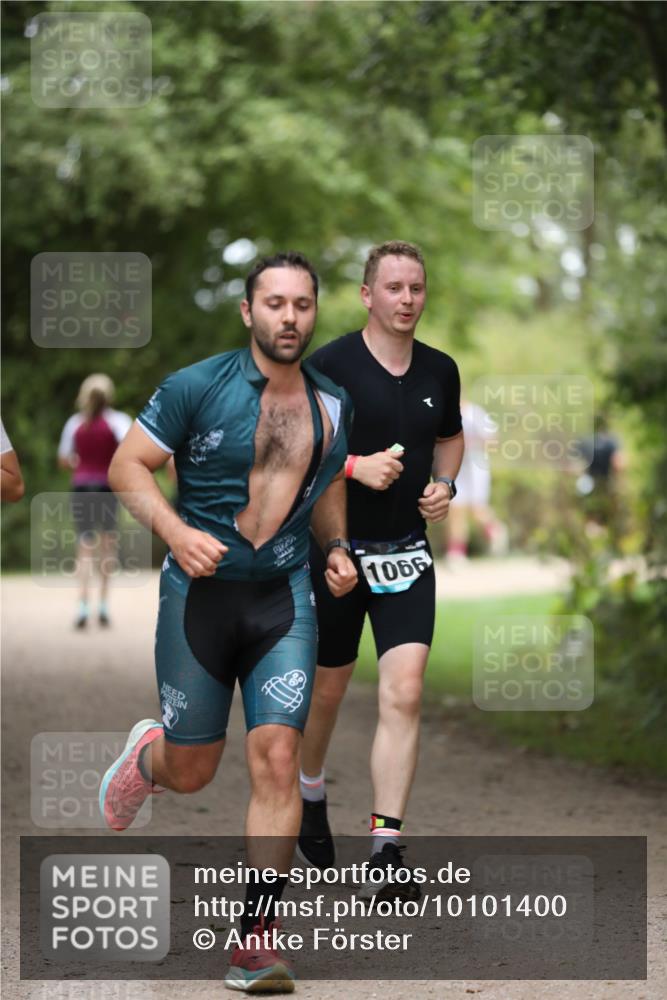 30.08.2026 - Elbe Triathlon Hamburg Antke Förster http://msf.ph/oto/10101400 30.08.2026 11:15:34 Laufen 8127, 1066 meine-sportfotos.de