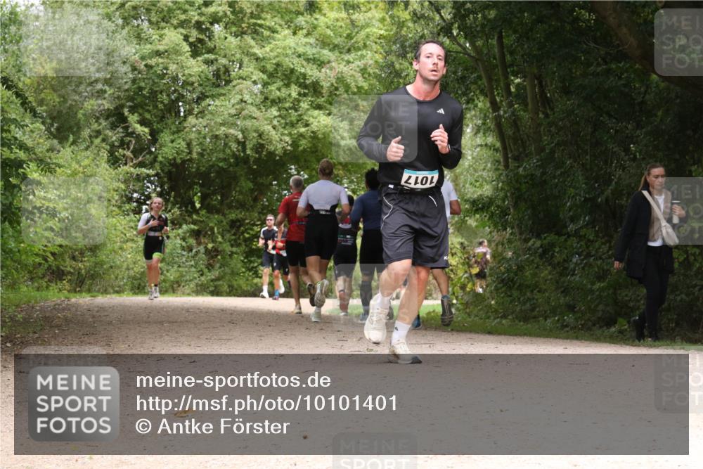 30.08.2026 - Elbe Triathlon Hamburg Antke Förster http://msf.ph/oto/10101401 30.08.2026 11:18:54 Laufen 1017 meine-sportfotos.de