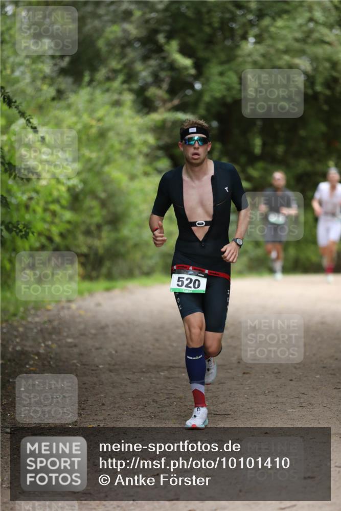 30.08.2026 - Elbe Triathlon Hamburg Antke Förster http://msf.ph/oto/10101410 30.08.2026 11:15:38 Laufen 0, 520 meine-sportfotos.de