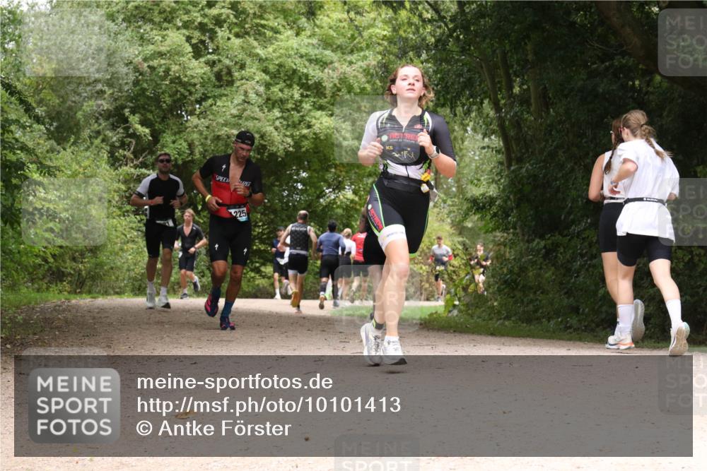 30.08.2026 - Elbe Triathlon Hamburg Antke Förster http://msf.ph/oto/10101413 30.08.2026 11:19:01 Laufen 225 meine-sportfotos.de