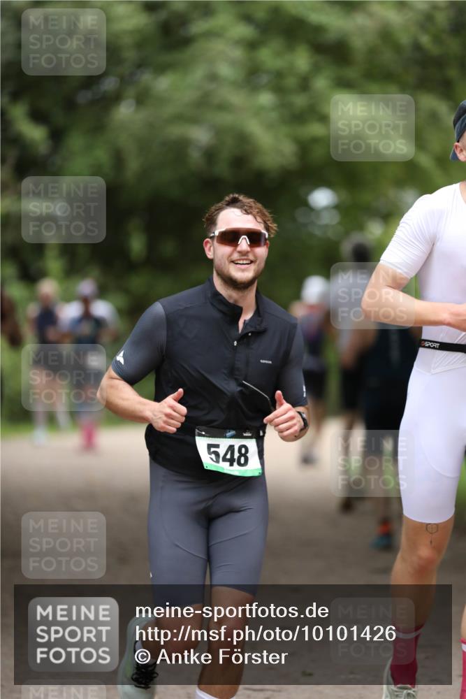 30.08.2026 - Elbe Triathlon Hamburg Antke Förster http://msf.ph/oto/10101426 30.08.2026 11:15:49 Laufen 548 meine-sportfotos.de