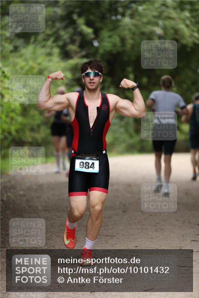 30.08.2026 - Elbe Triathlon Hamburg Antke Förster http://msf.ph/oto/10101432 30.08.2026 11:15:52 Laufen 984 meine-sportfotos.de