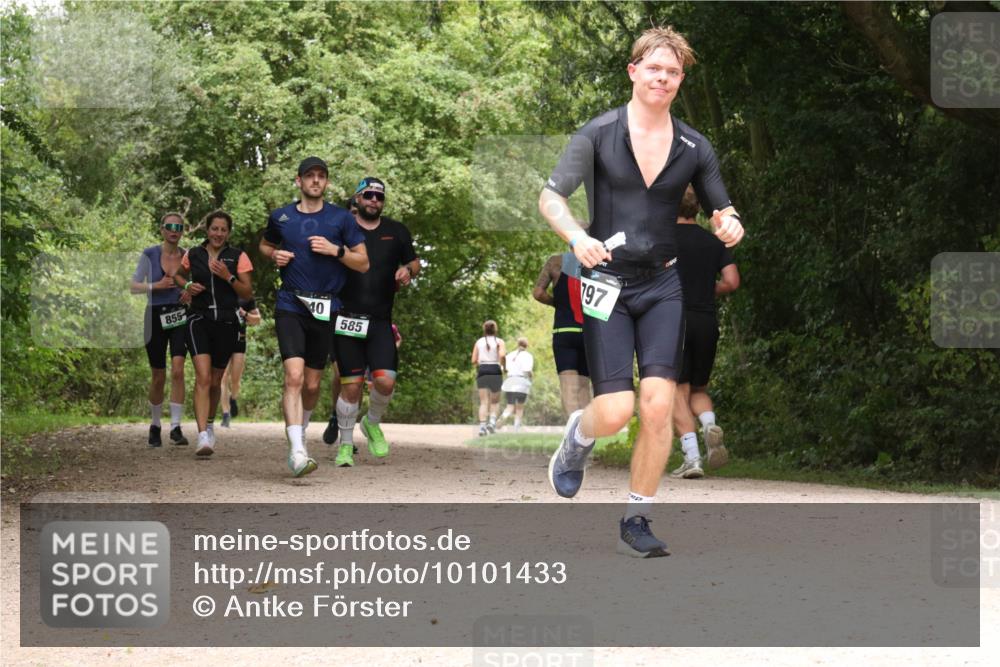 30.08.2026 - Elbe Triathlon Hamburg Antke Förster http://msf.ph/oto/10101433 30.08.2026 11:19:12 Laufen 855, 40, 585, 197 meine-sportfotos.de