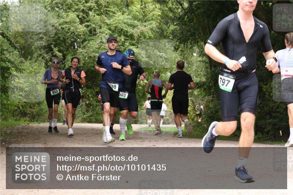 30.08.2026 - Elbe Triathlon Hamburg Antke Förster http://msf.ph/oto/10101435 30.08.2026 11:19:13 Laufen 855, 10, 585, 797 meine-sportfotos.de