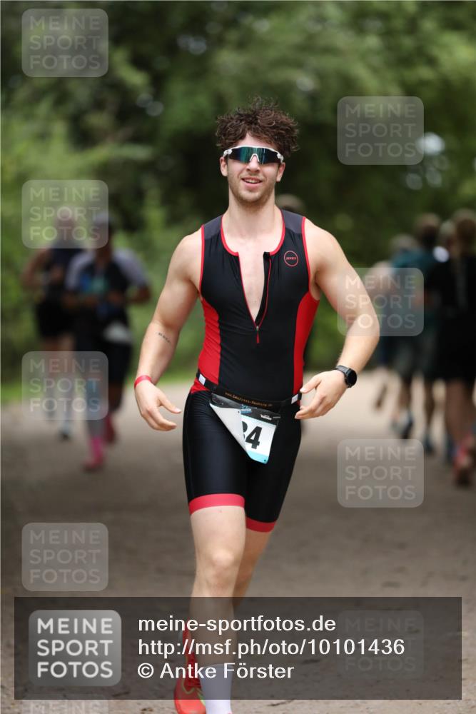 30.08.2026 - Elbe Triathlon Hamburg Antke Förster http://msf.ph/oto/10101436 30.08.2026 11:15:53 Laufen 4 meine-sportfotos.de