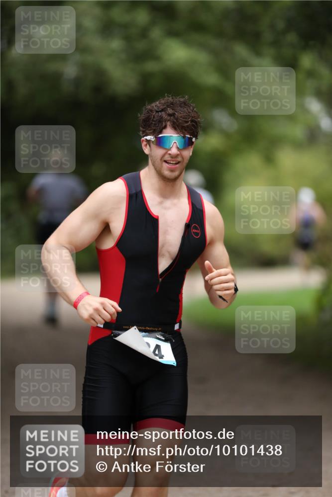 30.08.2026 - Elbe Triathlon Hamburg Antke Förster http://msf.ph/oto/10101438 30.08.2026 11:15:54 Laufen  meine-sportfotos.de