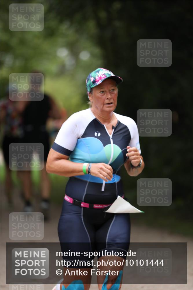 30.08.2026 - Elbe Triathlon Hamburg Antke Förster http://msf.ph/oto/10101444 30.08.2026 11:15:59 Laufen  meine-sportfotos.de