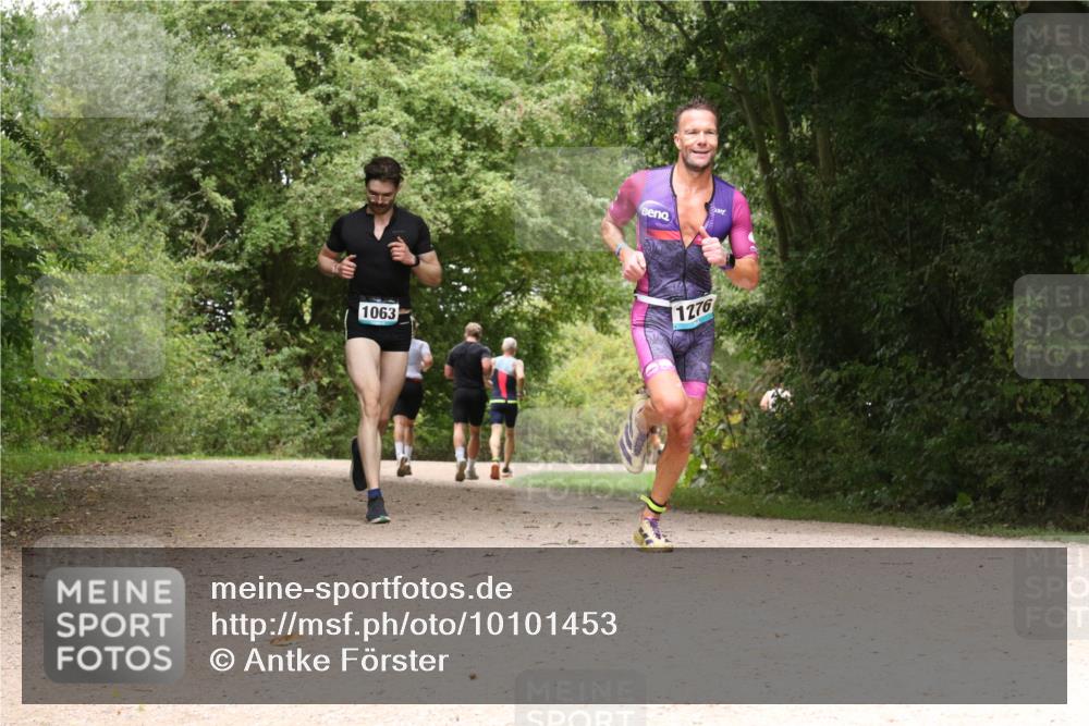 30.08.2026 - Elbe Triathlon Hamburg Antke Förster http://msf.ph/oto/10101453 30.08.2026 11:19:19 Laufen 1063, 1276 meine-sportfotos.de