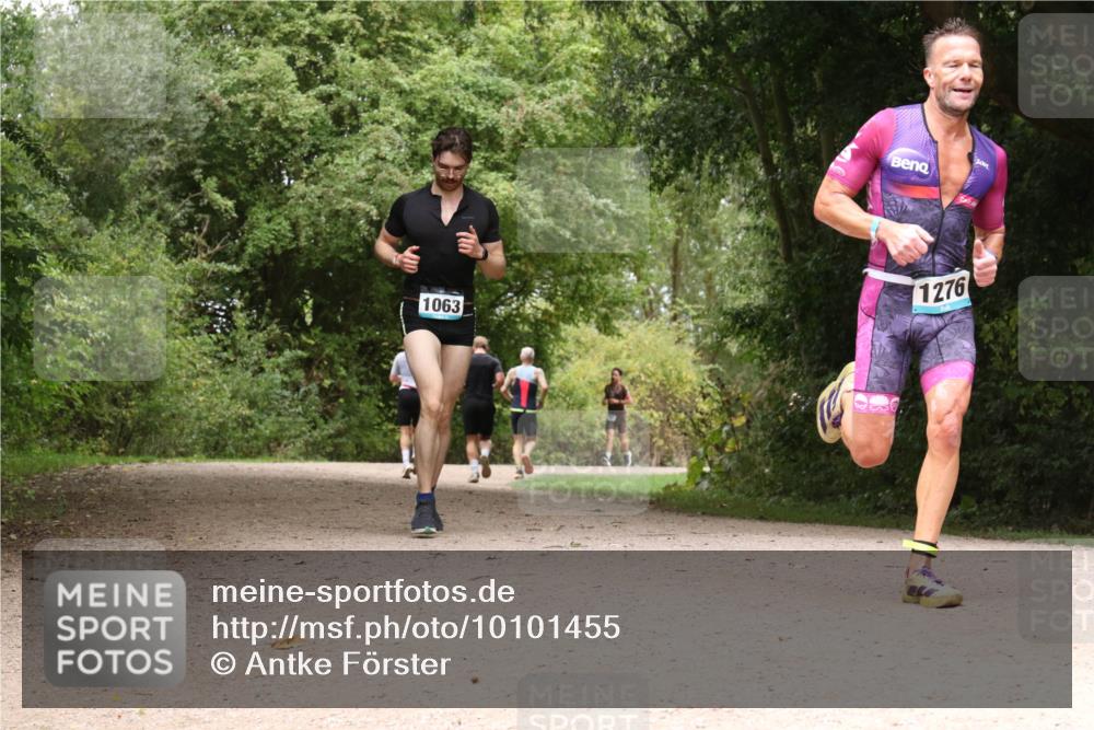 30.08.2026 - Elbe Triathlon Hamburg Antke Förster http://msf.ph/oto/10101455 30.08.2026 11:19:19 Laufen 1063, 1276 meine-sportfotos.de