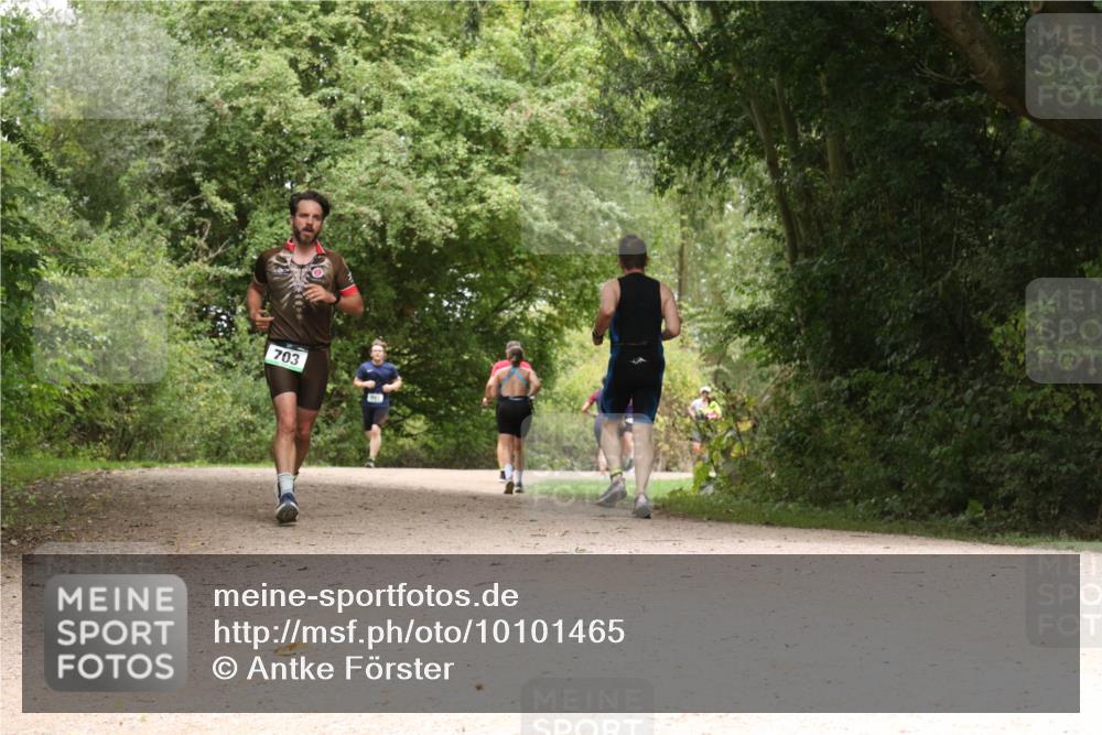 30.08.2026 - Elbe Triathlon Hamburg Antke Förster http://msf.ph/oto/10101465 30.08.2026 11:19:34 Laufen 703 meine-sportfotos.de