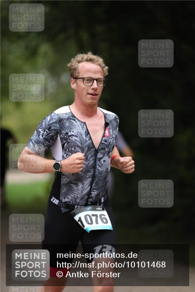 30.08.2026 - Elbe Triathlon Hamburg Antke Förster http://msf.ph/oto/10101468 30.08.2026 11:16:28 Laufen 3, 1076, 13 meine-sportfotos.de