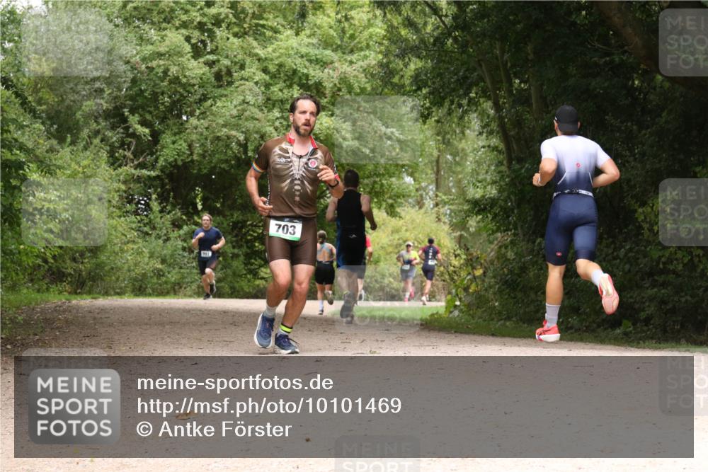 30.08.2026 - Elbe Triathlon Hamburg Antke Förster http://msf.ph/oto/10101469 30.08.2026 11:19:35 Laufen 703 meine-sportfotos.de