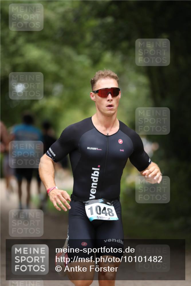 30.08.2026 - Elbe Triathlon Hamburg Antke Förster http://msf.ph/oto/10101482 30.08.2026 11:16:35 Laufen 884, 040, 1048, 040 meine-sportfotos.de