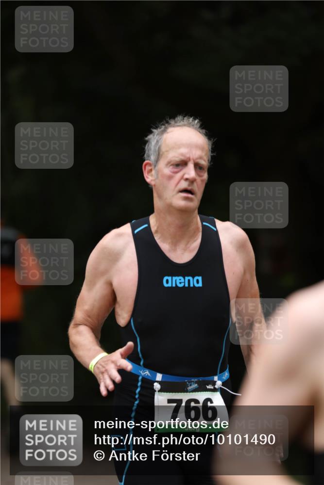 30.08.2026 - Elbe Triathlon Hamburg Antke Förster http://msf.ph/oto/10101490 30.08.2026 11:16:38 Laufen 766 meine-sportfotos.de