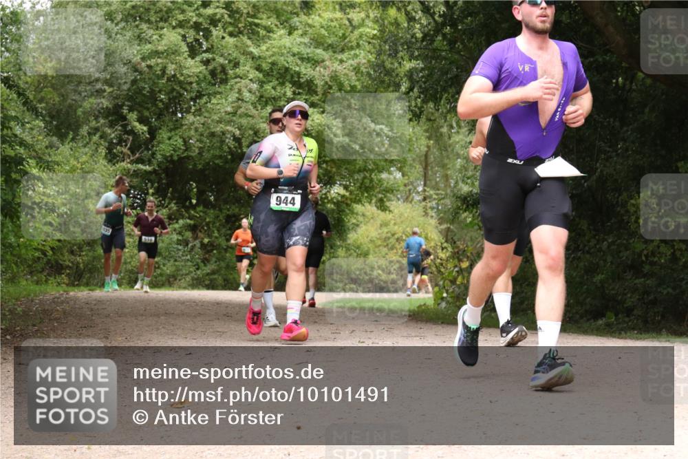 30.08.2026 - Elbe Triathlon Hamburg Antke Förster http://msf.ph/oto/10101491 30.08.2026 11:19:50 Laufen 035, 510, 944 meine-sportfotos.de