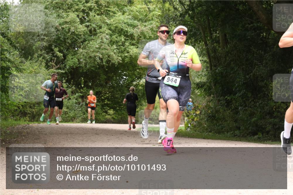 30.08.2026 - Elbe Triathlon Hamburg Antke Förster http://msf.ph/oto/10101493 30.08.2026 11:19:51 Laufen 1035, 510, 944 meine-sportfotos.de