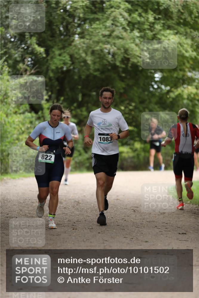 30.08.2026 - Elbe Triathlon Hamburg Antke Förster http://msf.ph/oto/10101502 30.08.2026 11:16:48 Laufen 822, 2011, 1083 meine-sportfotos.de