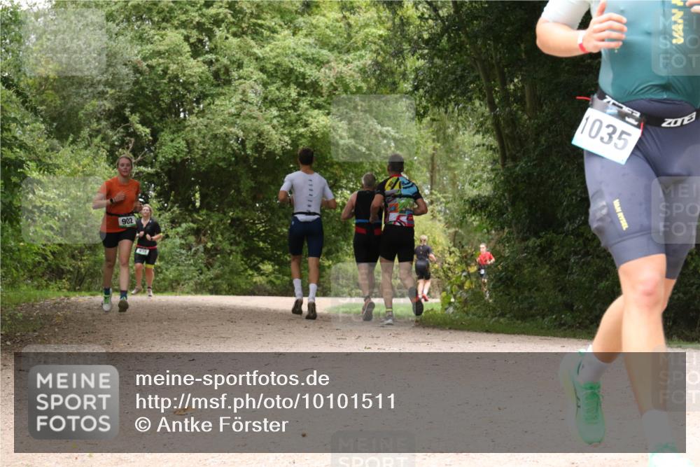 30.08.2026 - Elbe Triathlon Hamburg Antke Förster http://msf.ph/oto/10101511 30.08.2026 11:19:59 Laufen 1035 meine-sportfotos.de