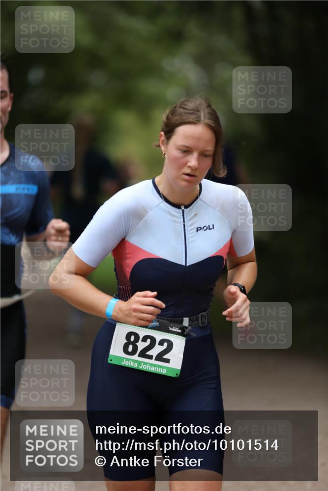 30.08.2026 - Elbe Triathlon Hamburg Antke Förster http://msf.ph/oto/10101514 30.08.2026 11:16:53 Laufen 822 meine-sportfotos.de